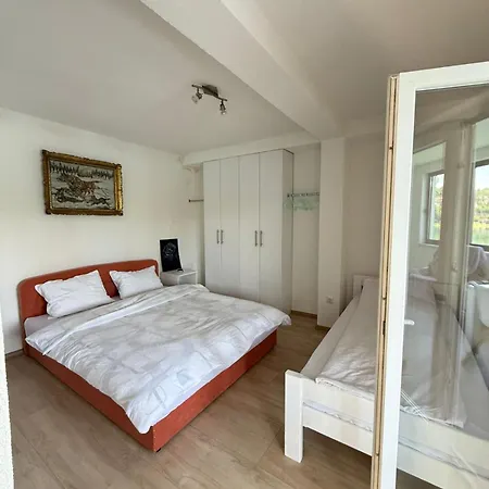 Loreen Apartment *